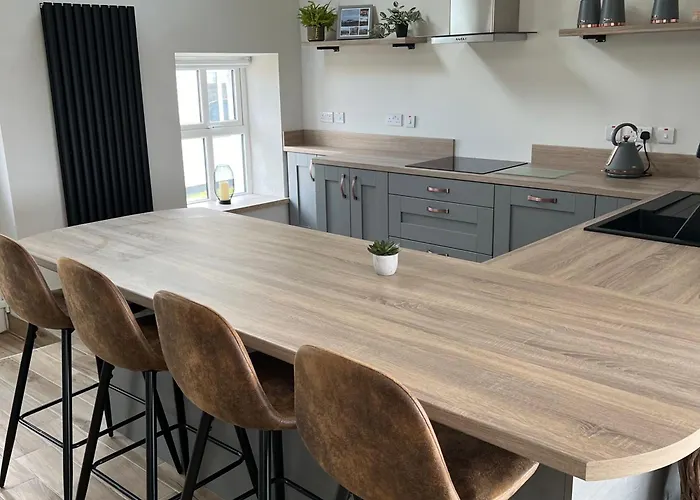 Teach Charlie Anne Feriehus