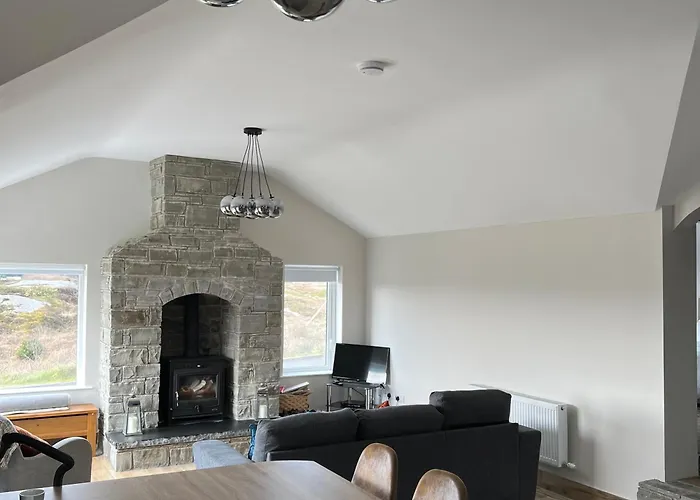 Teach Charlie Anne Feriehus